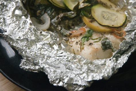 How to Bake Cod Fish in Foil | Livestrong.com