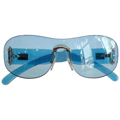 Gucci 1990s Blue Rimless Shield Sunglasses At 1stdibs Gucci Blue Sunglasses 90s Shield