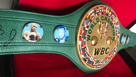 WBC Belt Signed by the Boxer Floyd Mayweather - CharityStars