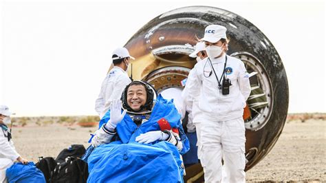 China S Shenzhou Capsule Lands Properly With Tiangong Space