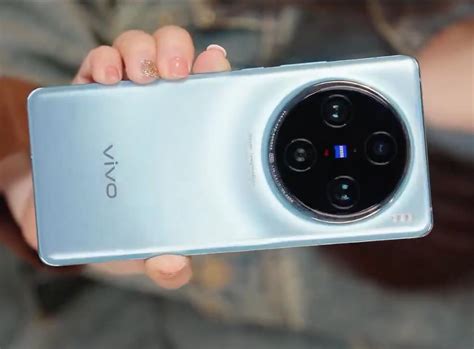 Изогнутый дисплей, квадро-камера ZEISS и зарядка на 120 Вт: в интернете ...