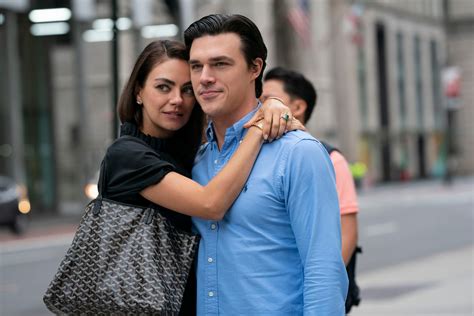 Bild zu Finn Wittrock Ich bin so glücklich Bild Mila Kunis