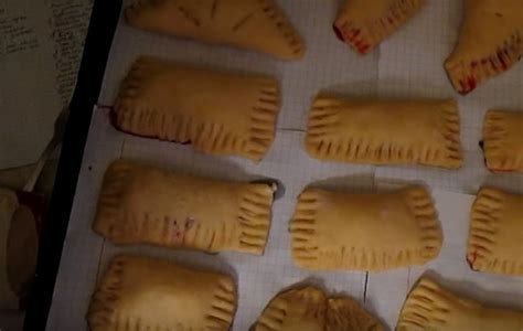 Слойки с вишней из бездрожжевого теста. Сохрани себе ... | Кулинарное ...