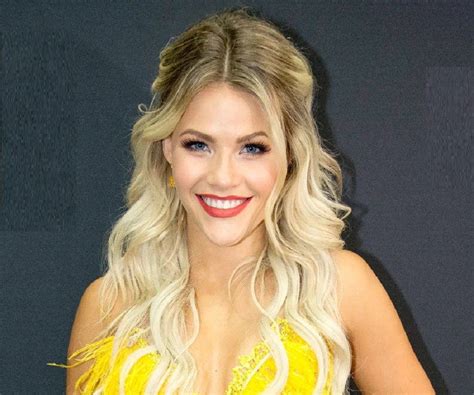 Witney Carson Biography - Facts, Childhood, Family Life & Achievements