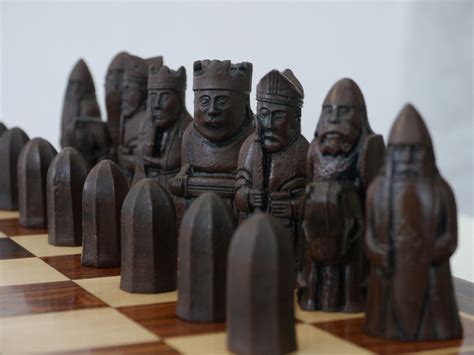 Berkeley Chess Ltd Isle Of Lewis Chess Set Ivory And Brown