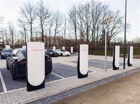 No, Tesla Superchargers V4 Are Not Twice As Powerful: Here's The Reason - GEARRICE