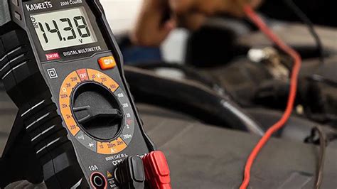 Multimeter vs. Clamp Meter: What’s the Difference? - ElectronicsHacks