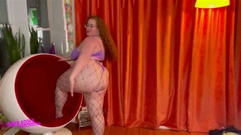 Walking Back And Forth BBW Stripping Sd Wmv Gwen Adora Clips4sale