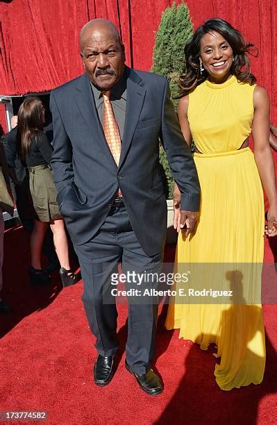 Jim Brown Wife Photos And Premium High Res Pictures Getty Images