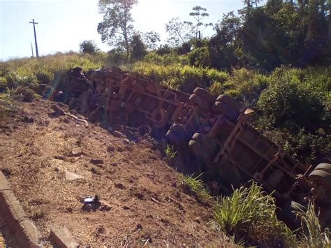 Sinop Motorista Morre Em Acidente Entre Carretas Na Br Uma Das