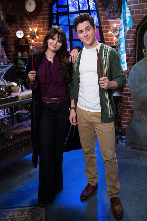 Selena Gomez reveals 1st look at 'Wizards Beyond Waverly Place' at ...