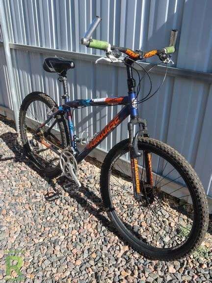 Mongoose Exhibit Front Suspension Mountain Bike Roller Auctions