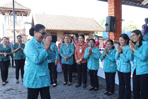 Aksi Sosial Menyapa Dan Berbagi TP PKK Bali Di Kabupaten Klungkung Hari