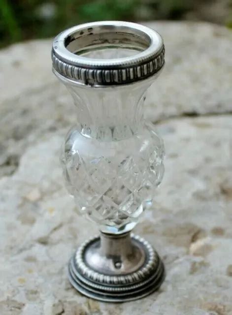 ANCIEN PETIT VASE en cristal taillé et argent poinçon minerve EUR 75 00