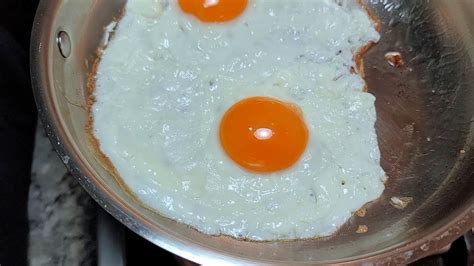 Cooking Sunny Side Up Eggs In A Stainless Steel Pan Youtube