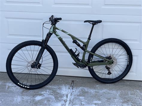 2023 Rocky Mountain Bicycles Element