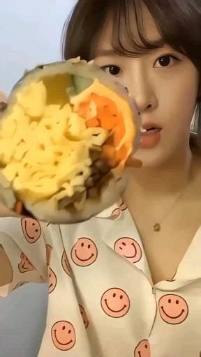 [video] 🍙 ˑ ִ ֗ ִ ۫꒰ ⌕ 𝗳α𐓣cαꭑs ᧉα𝗍ι𐓣g ꒱ ˑ ִ ֗ ִ ۫