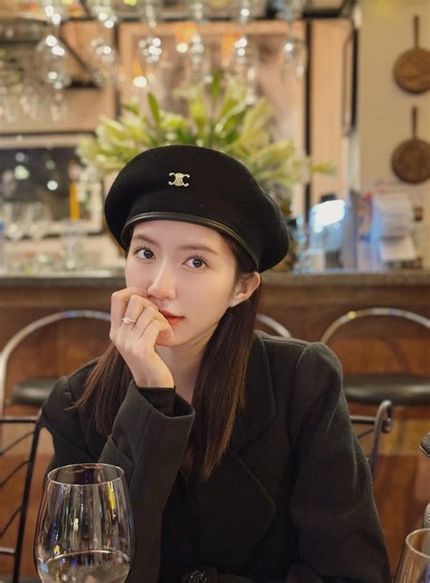 Hot girl phim Việt giờ vàng tung ảnh cưới ở tuổi chú rể vẫn là ẩn số