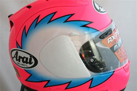 Limited edition Steve Hislop replica Arai RX7-GP | MCN