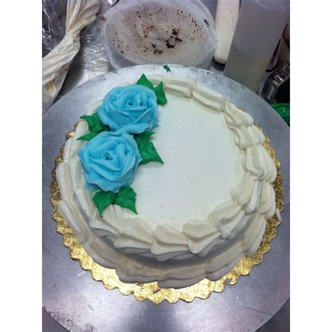 Cake Decorator Wegmans Bakery June 2014 | Cake, Cake decorating, Desserts