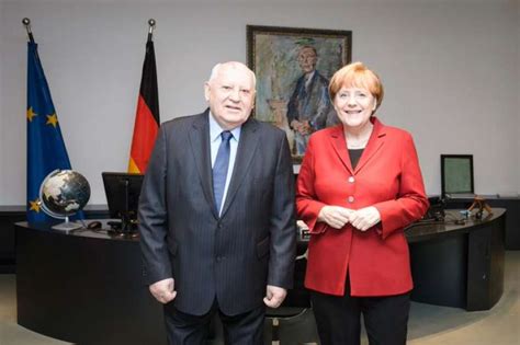 Angela Merkel E Mikhail Gorbaciov 2 Dago Fotogallery