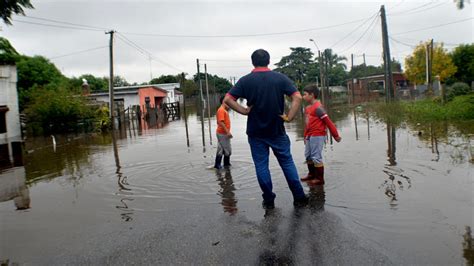 Casi 3000 Personas Están Desplazadas Por Las Inundaciones Que Afectan