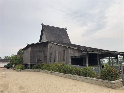 Mengenal Warisan Budaya Indonesia Rumah Adat Banjar Rumah Bubungan