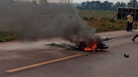 Motocicleta Pega Fogo Ap S Colis O E Condutor Morre No Local Vgn