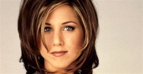 Jennifer Aniston Reveals the Lipstick She Wore While Filming “Friends ...