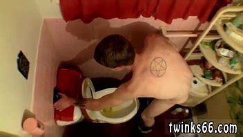 Vecino Acercamiento Chico Gay Porno Xxx Meando Y Cumming En El Garaje Xvideos