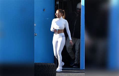 Jennifer Lopez Treats Herself To Pizza And Fries After 10 Day No Carb Diet