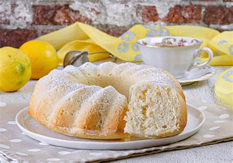 Ciambella Di Albumi Al Limone Leggera Veloce E Profumata