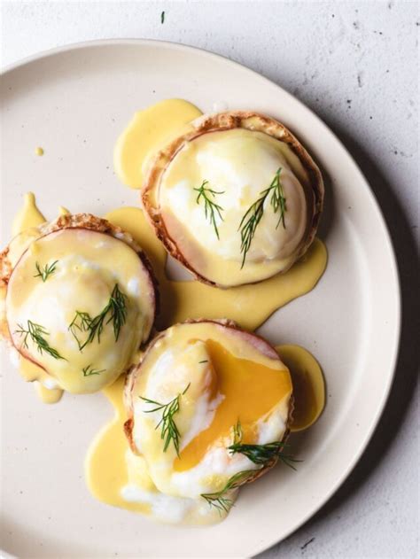 Sous Vide Eggs Benedict - The Frizzled Leek