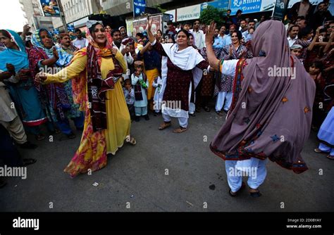 Sindhi Dance High Resolution Stock Photography and Images - Alamy