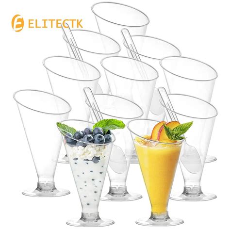 Copas de postre transparentes con cucharas Copas de cóctel de flautas