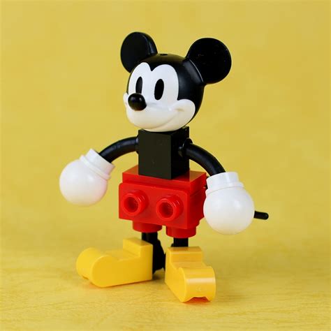 Mickey Mouse - The Brothers Brick | The Brothers Brick