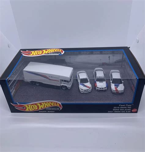 HOT WHEELS PREMIUM DIORAMA BOX SET BMW M M E M E FLEET FLYER EUR