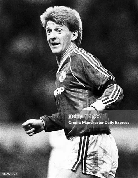 Gordon Strachan Leeds Photos and Premium High Res Pictures - Getty Images