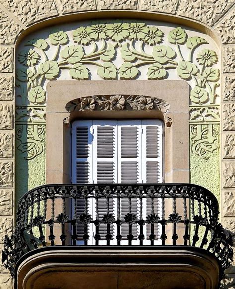 Barcelona València 213 04 Beautiful doors Balcony grill design