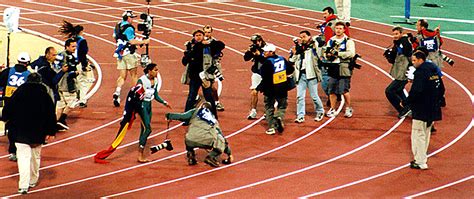 Cathy Freeman after winning the 400m final at the Sydney Olympics, 25 ...