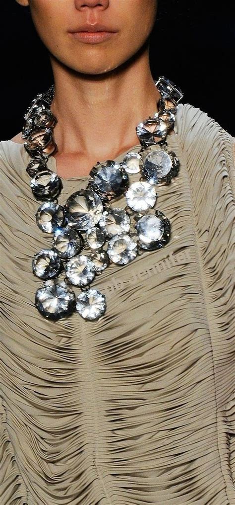 Pin By Jennifer Warfield On Diamonds N Lov Fashion Fashion Details