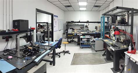 Laboratories | Photonic Devices Group 