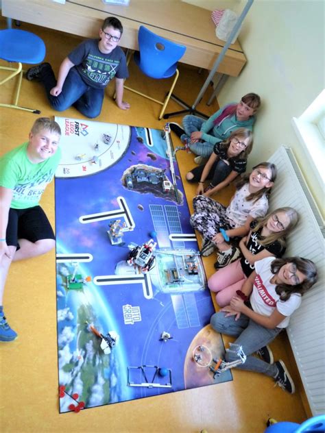 Erste Teilnahme An Der First Lego League Challenge Staatliche