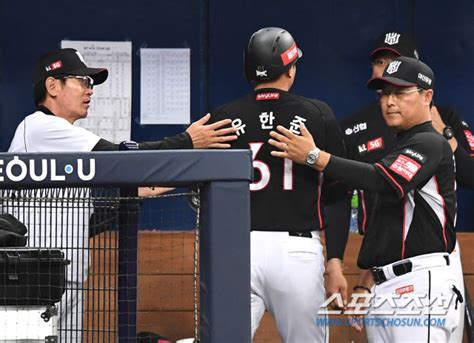 Sc현장속보 유한준 이승호 상대 달아나는 솔로포 폭발 스포츠조선