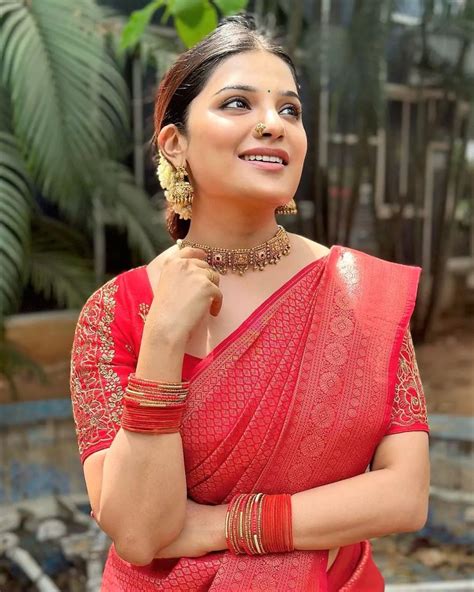 Most Beautiful South Indian Saree Styling Aathmika Banuc