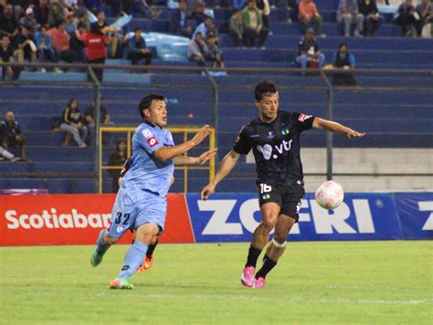 La dura autocrítica de “Larry” Valenzuela: “Jugamos mal, no sacamos