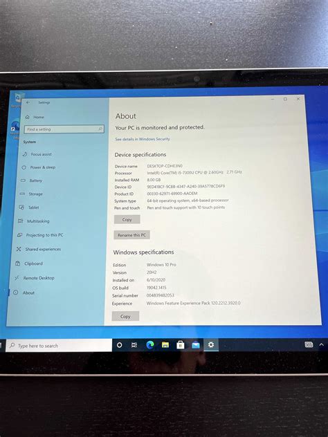 Microsoft Surface Pro 5th Gen i5 x64 8GB Ram perfect condition гр