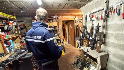 D Mant Lement D Un Trafic D Armes Personnes En Garde Vue En France