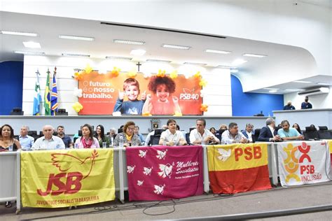 PSB realiza convenção e oficializa candidatura de deputados federais e