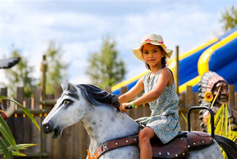 Attractions Kingoland Parc D Attractions Bretagne Le Grand Parc D